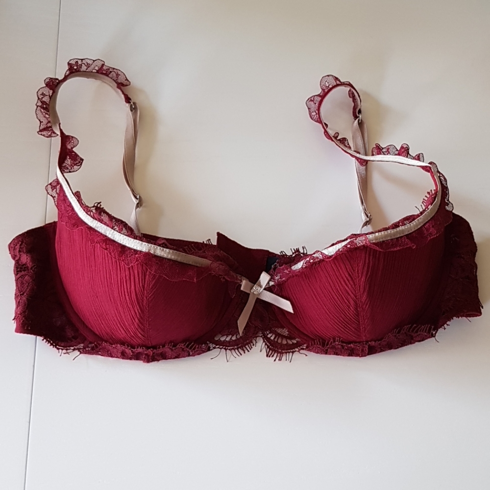 Elle Macpherson intimates bra